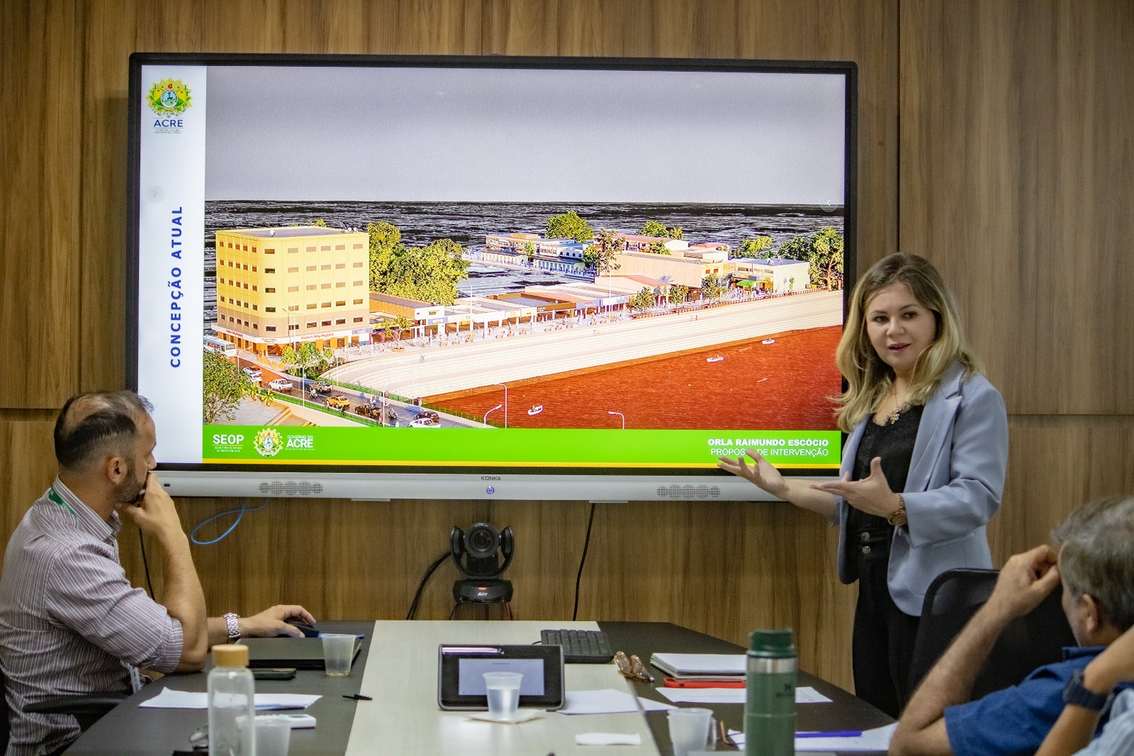 Governo expõe projeto da Orla Raimundo Escócio aos representantes do Banco Fonplata