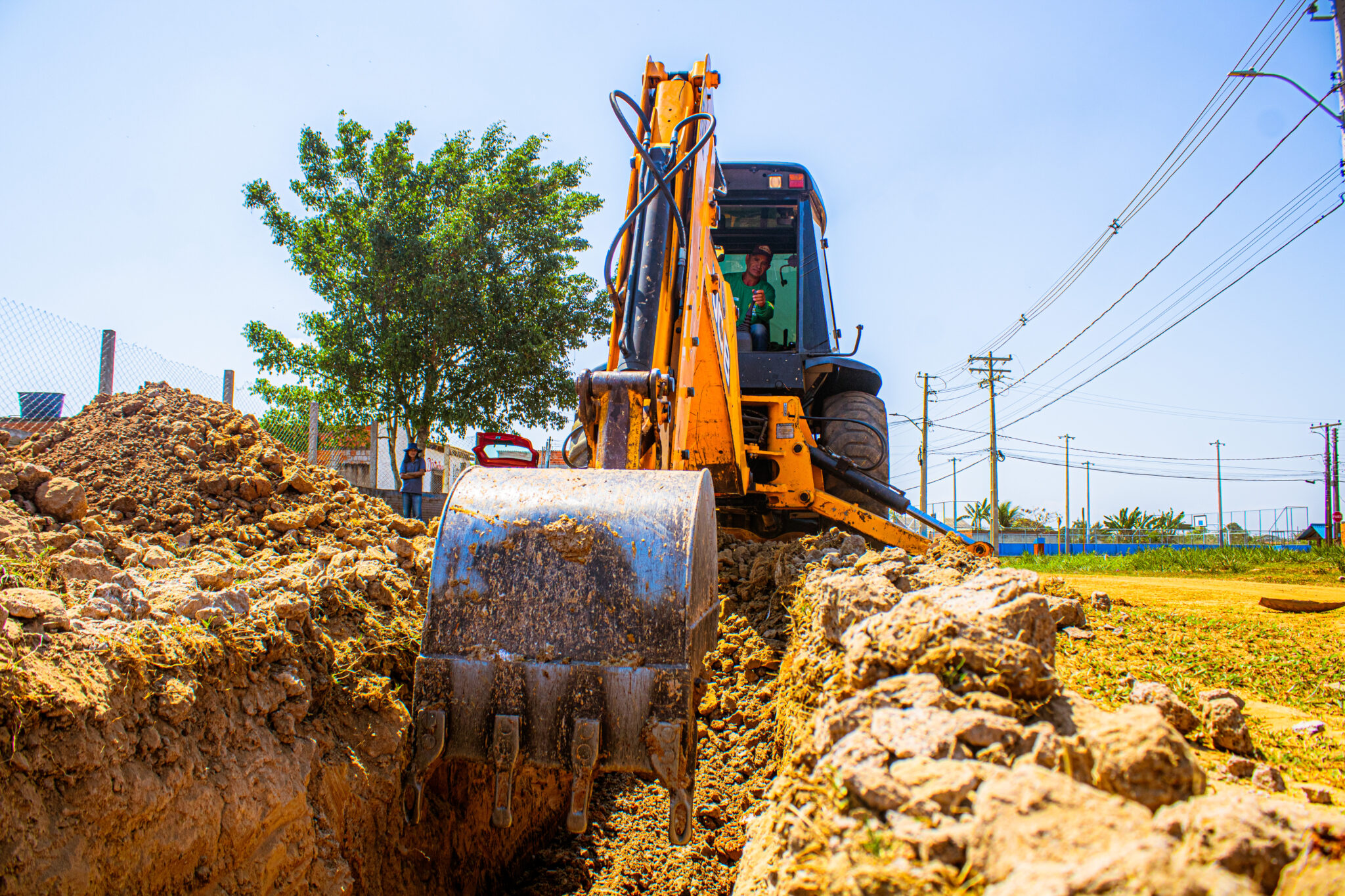 Governo promove ações de infraestrutura no bairro João Eduardo