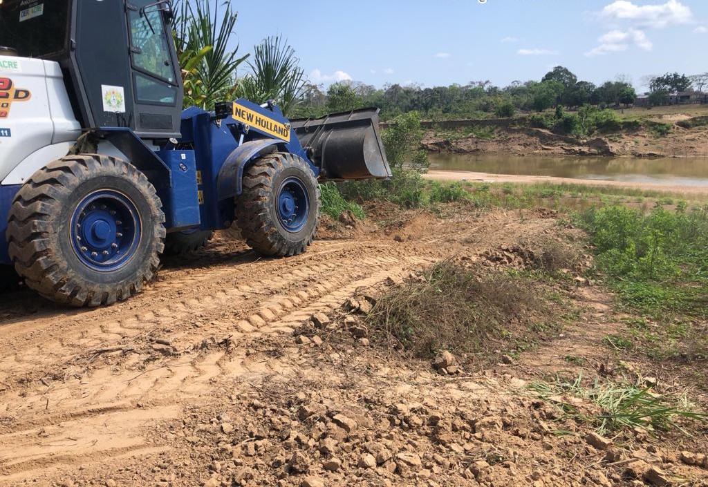 Em Rio Branco, trabalho do governo no Ramal Sacado garante acesso de 300 famílias do P.A Oriente