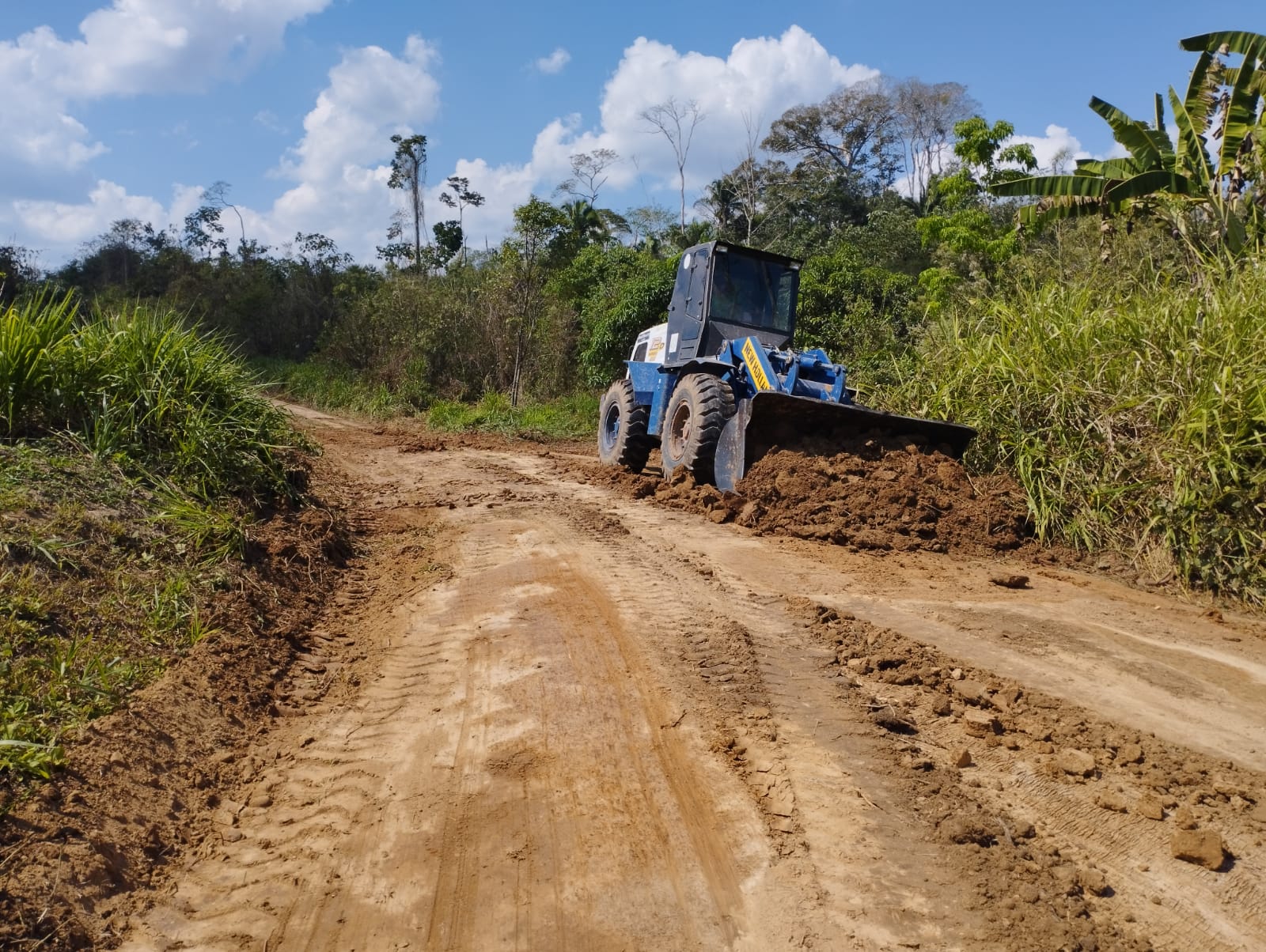 Em Sena Madureira, Deracre leva acesso para famílias do Ramal Escracha