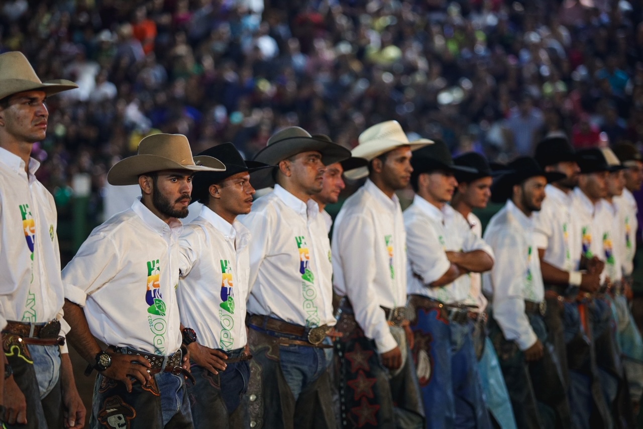 No primeiro dia do Rodeio da Expoacre, 25 peões se classificam para a segunda fase