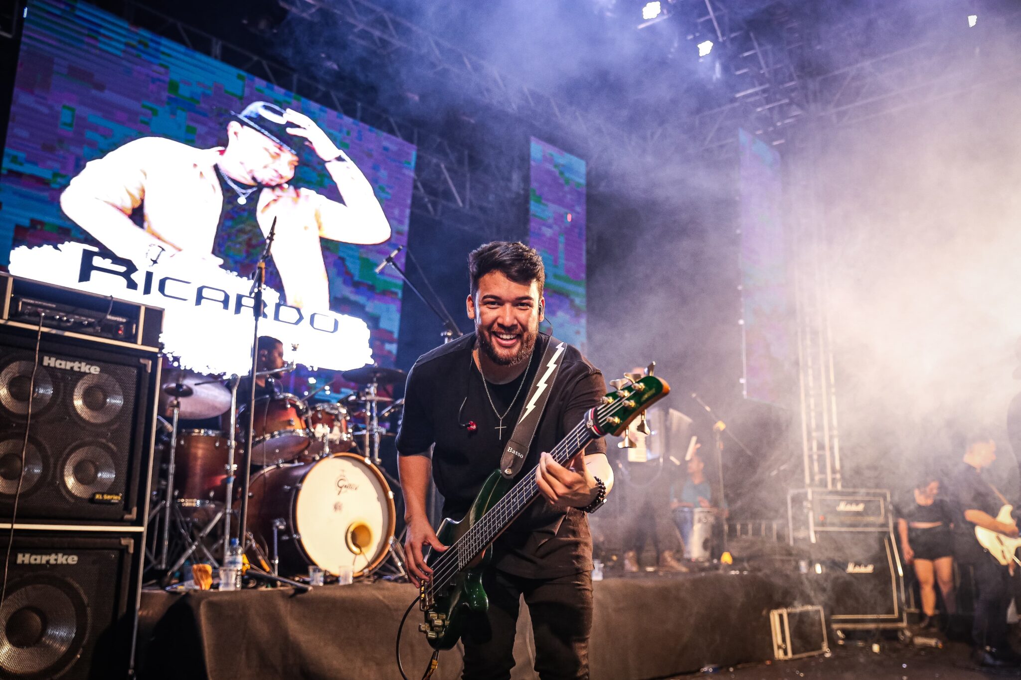 Palco Principal agita público com bandas da região na quarta noite de Expoacre Juruá