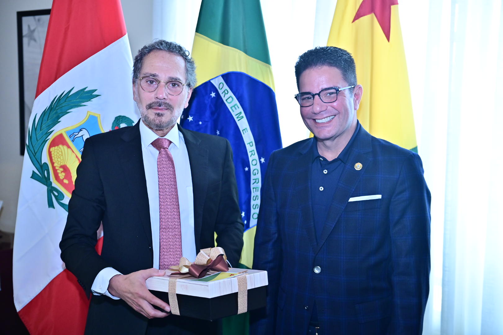 Governador Gladson Cameli recebe novo cônsul-geral do Peru em Rio Branco