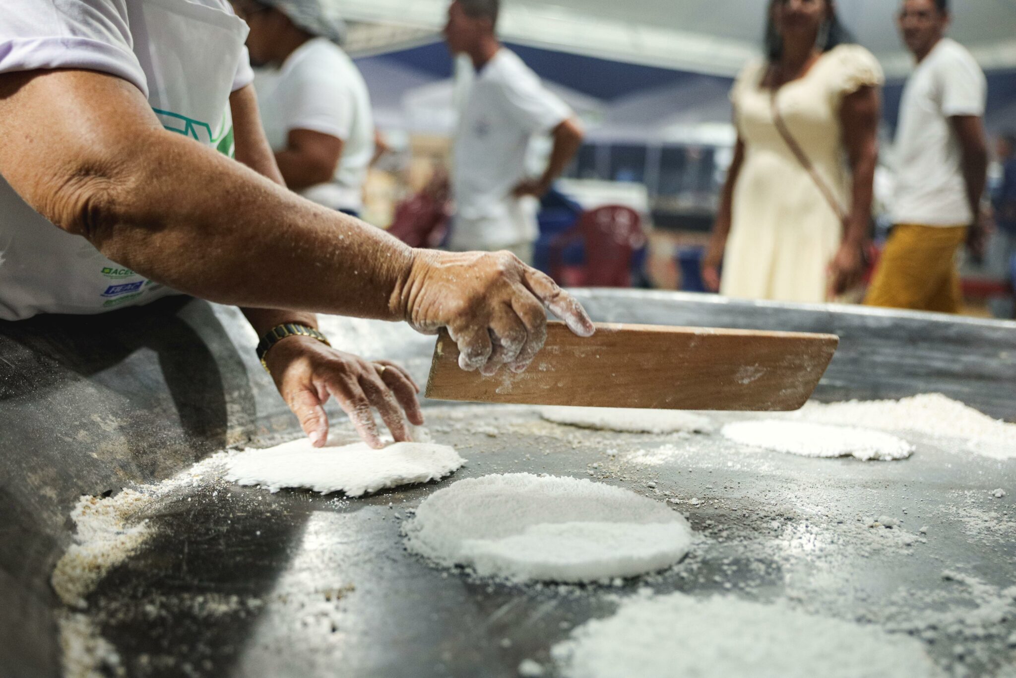 Farinha atrai visitantes da Expoacre Juruá e promove a riqueza local