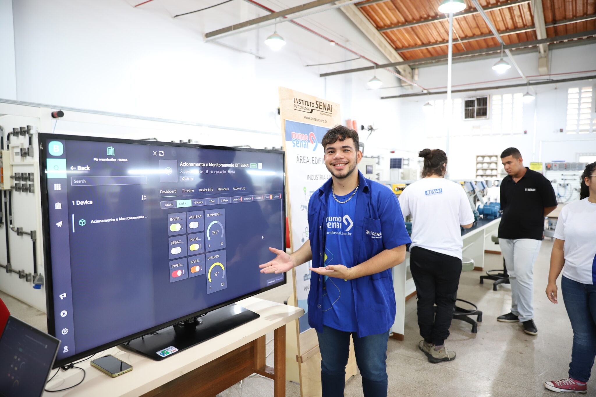 Jovem se destaca na formação técnica do Novo Ensino Médio e garante contrato aos 18 anos