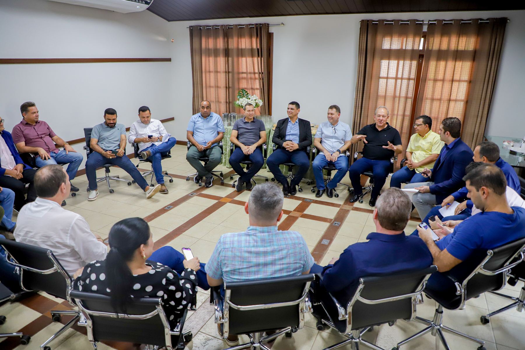 Estado realiza reunião com deputados da base de apoio ao governo