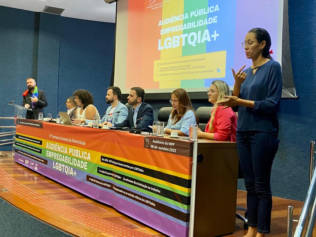 Governo apresenta plano de ação durante audiência pública sobre empregabilidade LBGTQIA+