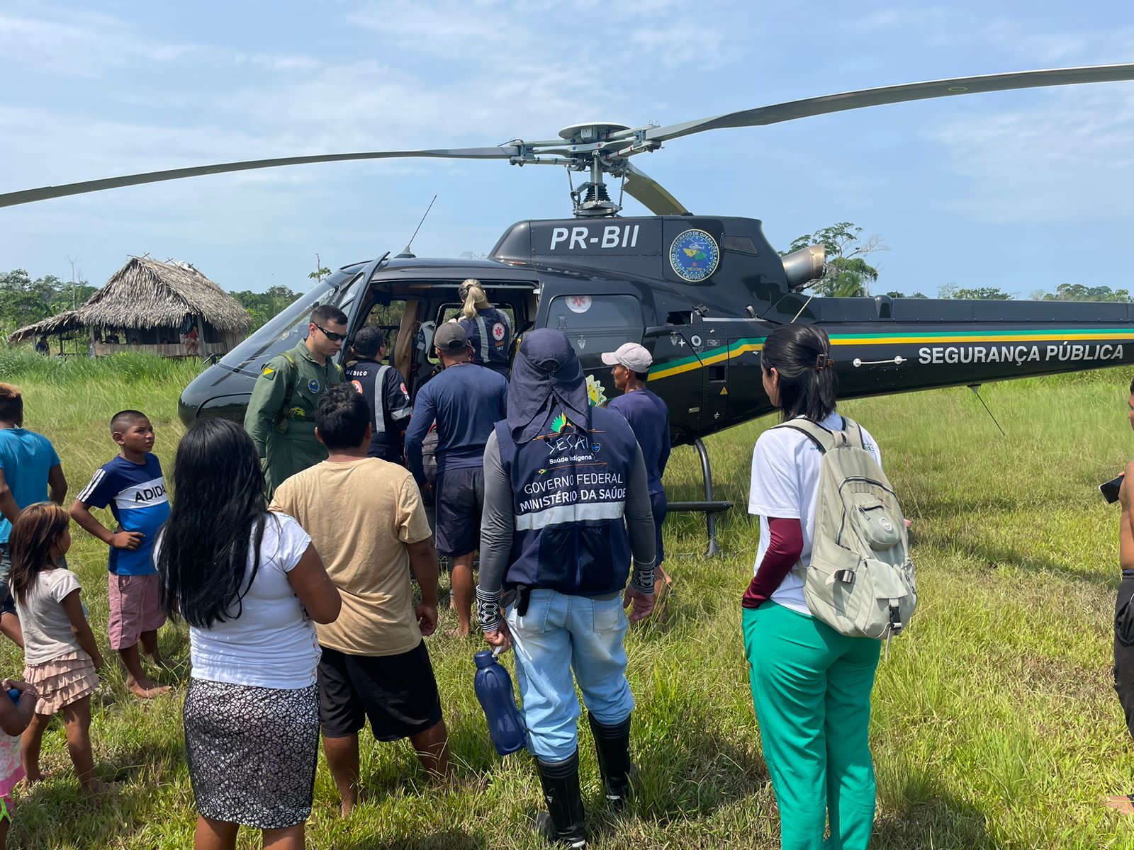 Samu e Centro de Operações Aéreas realizam resgate aéreo de idoso indígena da aldeia Santo Amaro