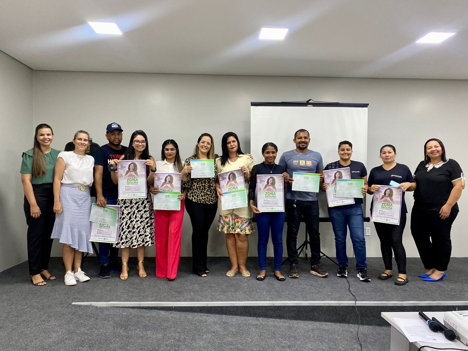 Secretaria da Mulher qualifica primeira turma do selo Zona Segura