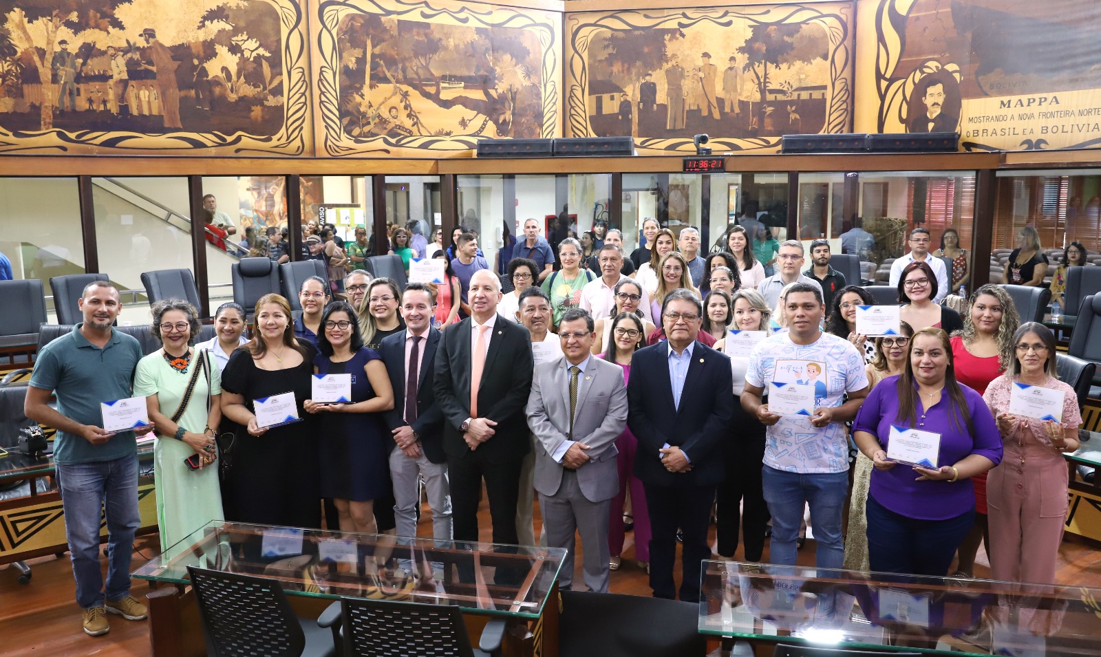 Professores do Estado são homenageados em sessão solene na Aleac