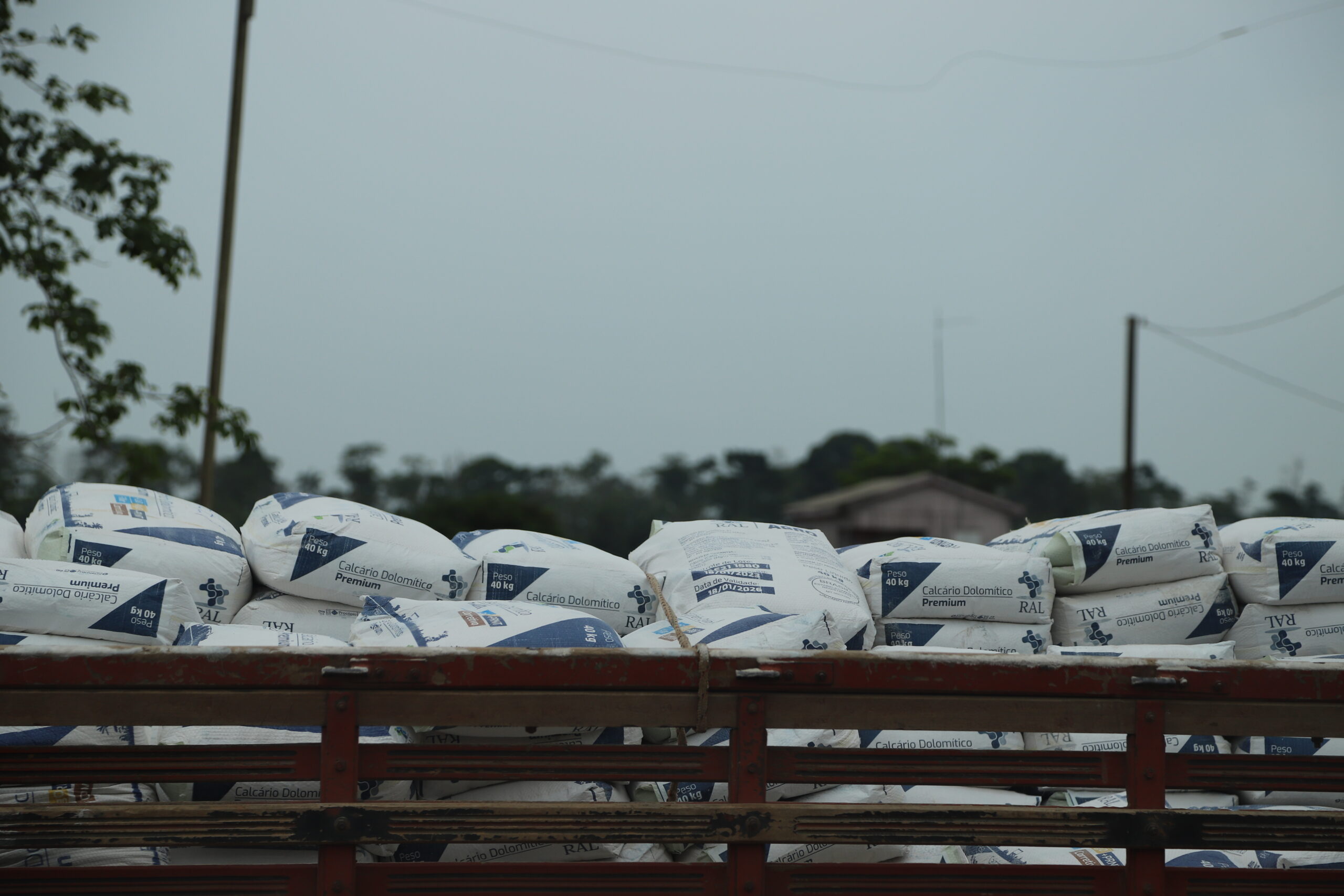 Produtores familiares da pecuária leiteira da regional do Baixo Acre são beneficiados com insumos para melhoria da produção