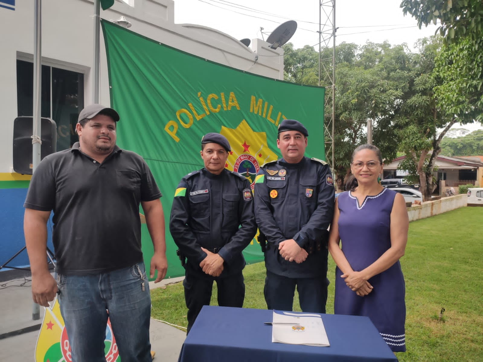 Polícia Militar do Acre assina termo de cessão de uso de equipamento de comunicação via satélite em Xapuri