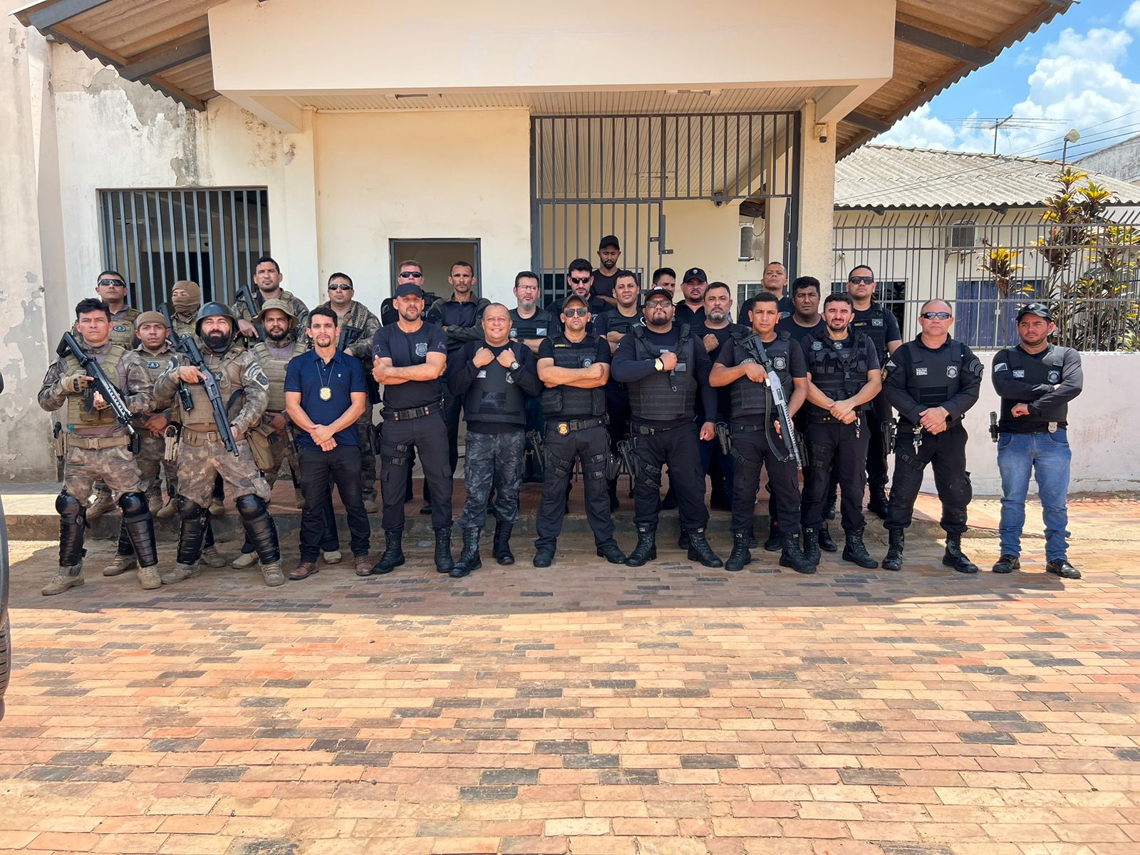 Forças de segurança fazem revista no presídio de Sena Madureira