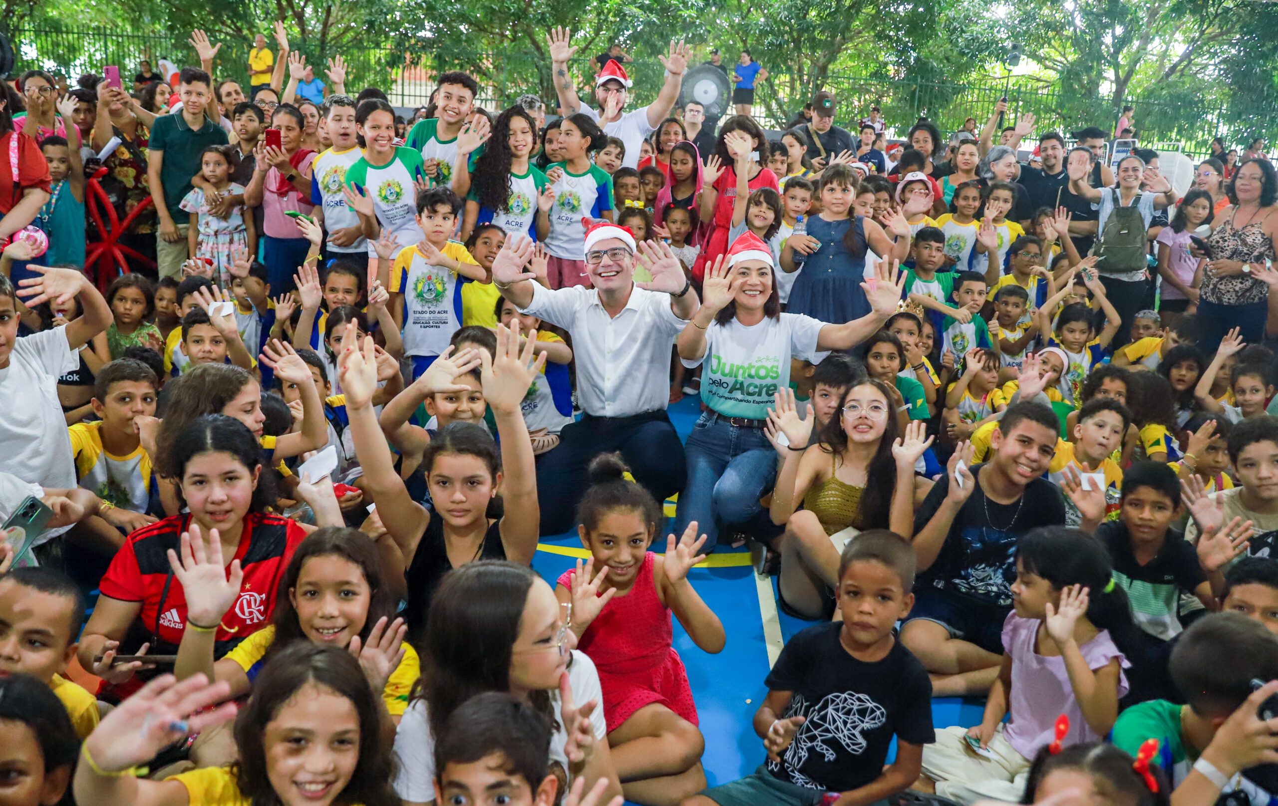 Governo entrega brinquedos arrecadados na campanha Natal Compartilhando Esperança