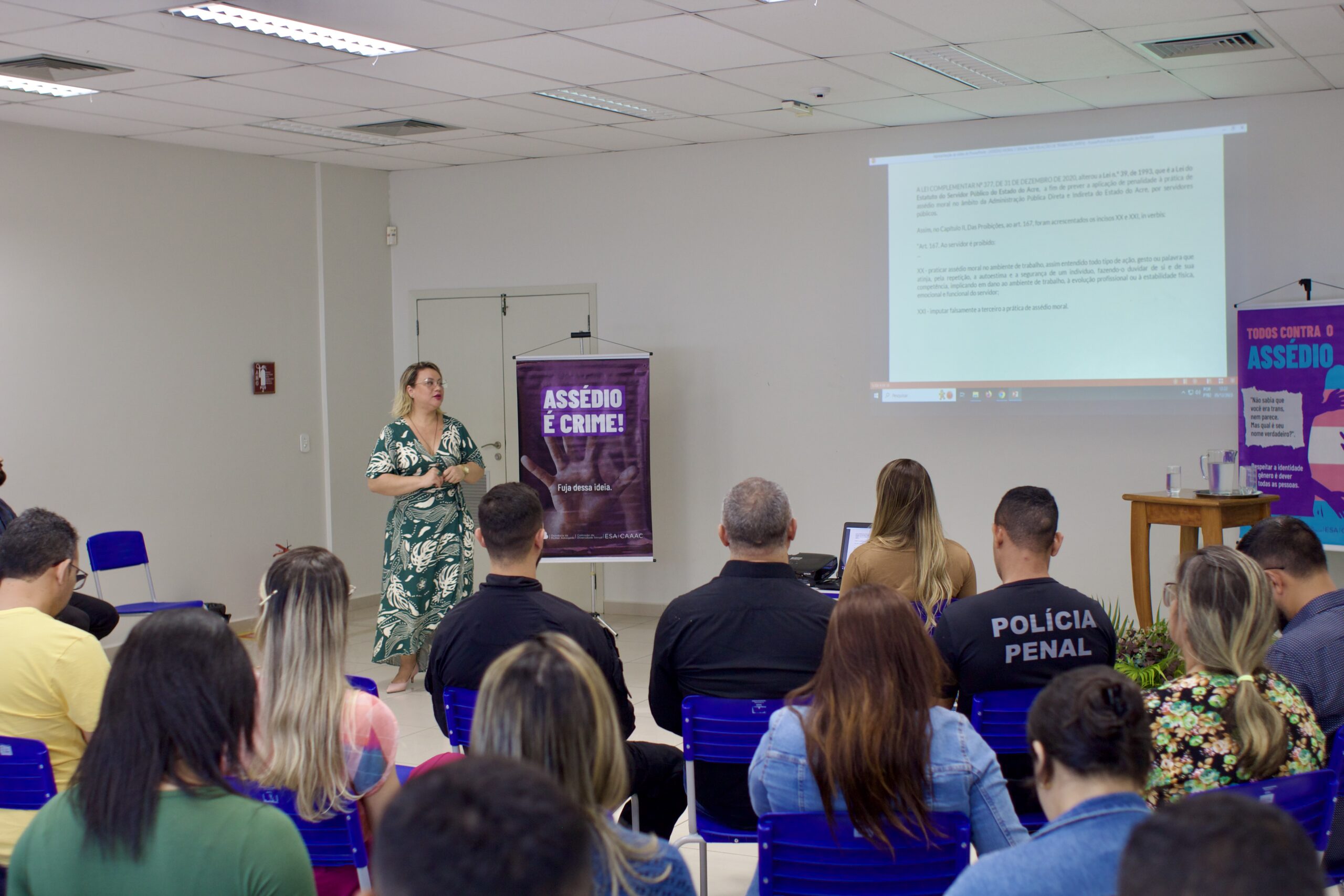 Servidores do Iapen participam de palestra sobre conscientização de assédio no local trabalho