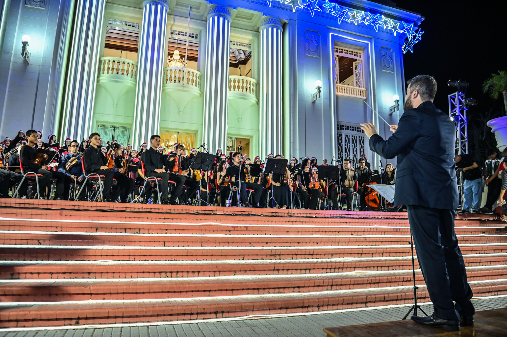 Governo do Acre abre programação de Natal com cantata e acender das luzes do Palácio Rio Branco