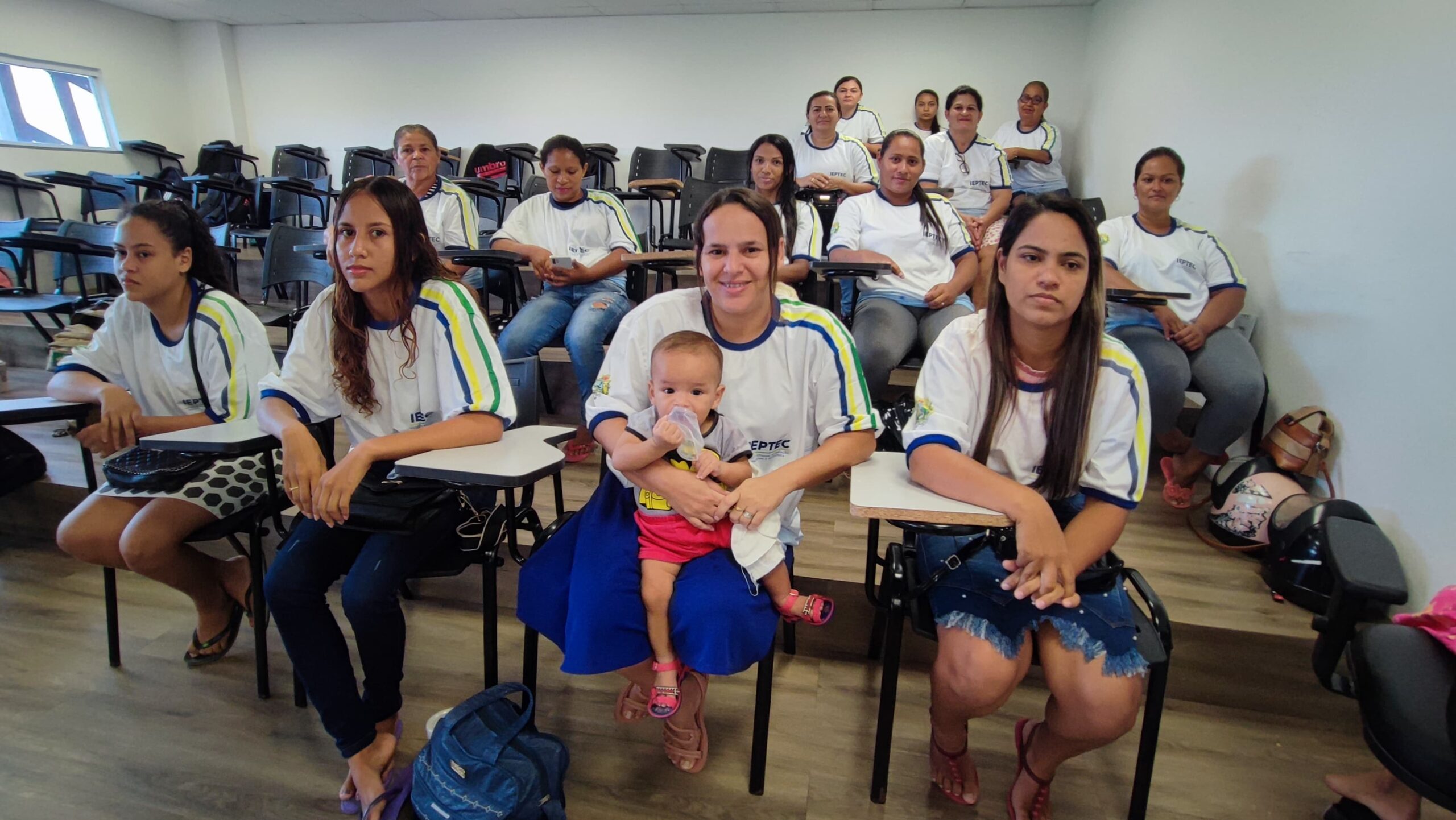 Moradoras da Cidade do Povo participam da 1ª Oficina Natalina de Panetone da Escola de Gastronomia