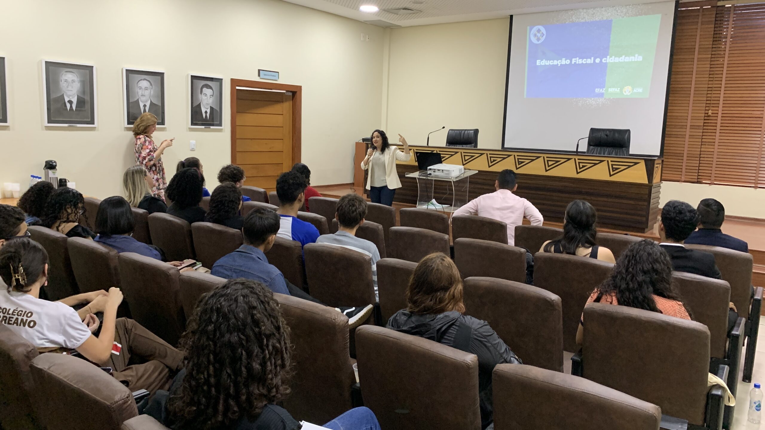 Sefaz fala sobre educação e cidadania fiscais para integrantes do Programa Jovem Parlamentar Acreano