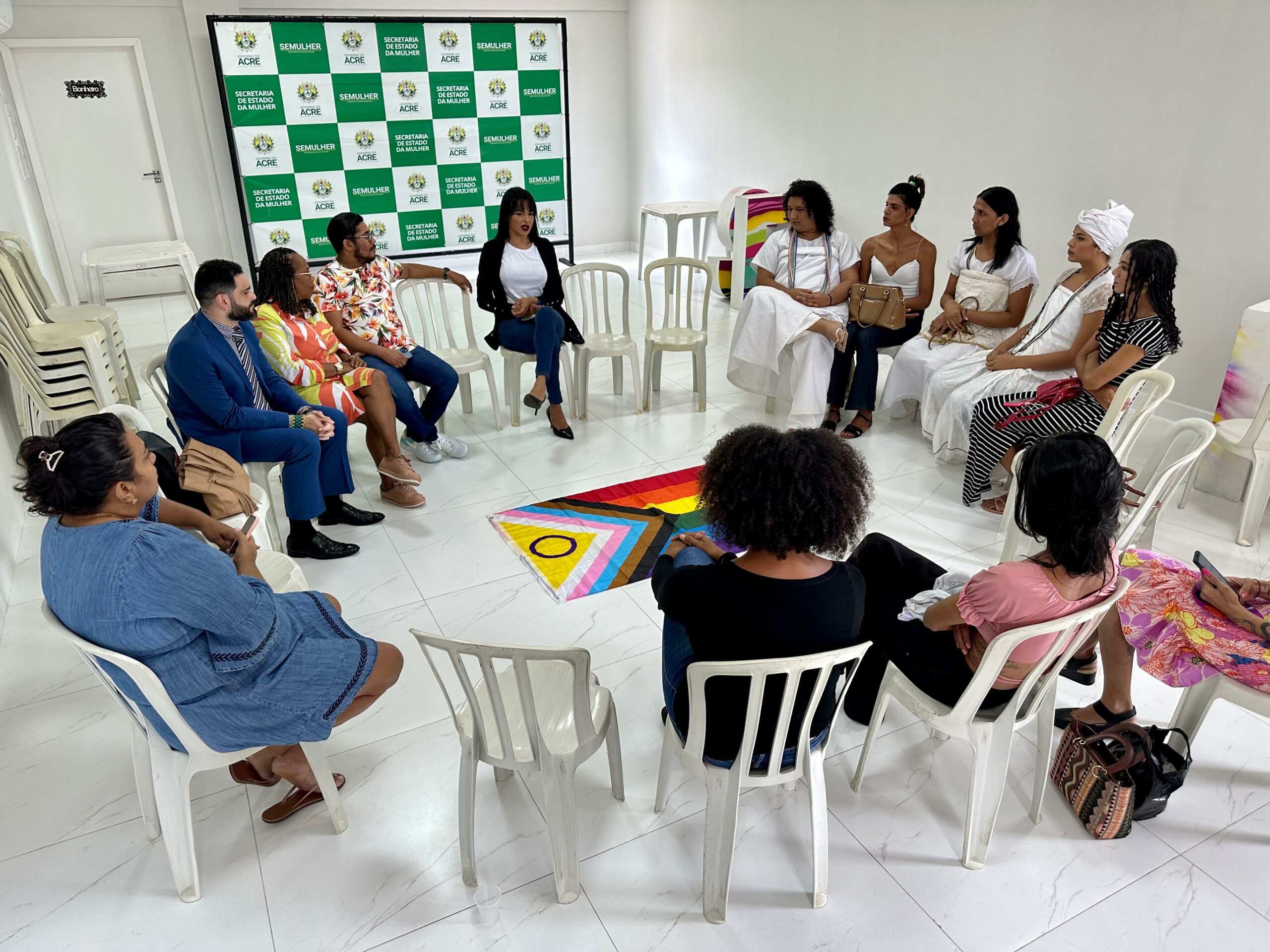 Secretaria da Mulher realiza roda de conversa com mulheres transexuais