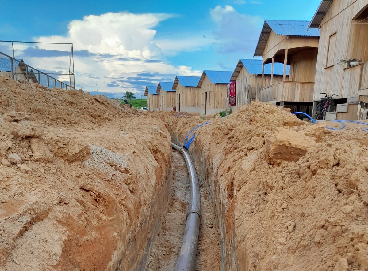 Saneacre amplia rede de água para atender novas casas populares em Tarauacá