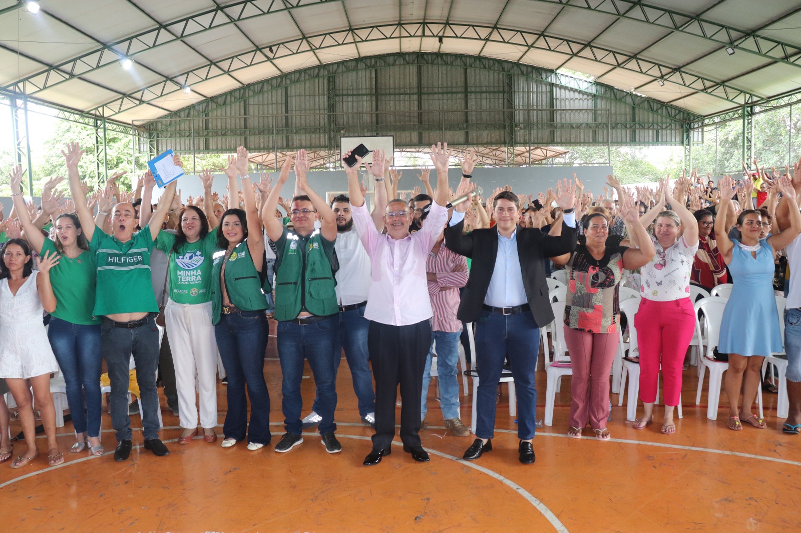 Instituto de Terras do Acre realiza audiência pública com os moradores do Conjunto Universitário