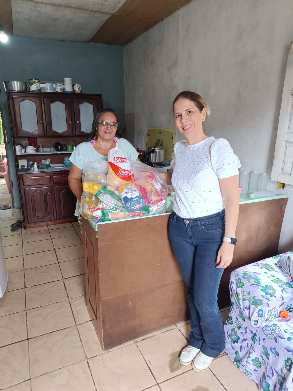 Melhor em Casa entrega cestas básicas e alimenta esperança de famílias neste Natal em Rio Branco