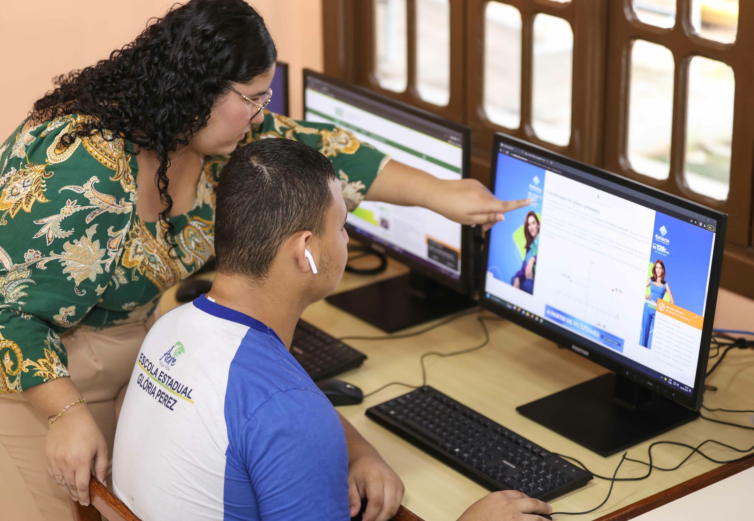 Educação acreana totaliza 100% das escolas urbanas estaduais com acesso à internet