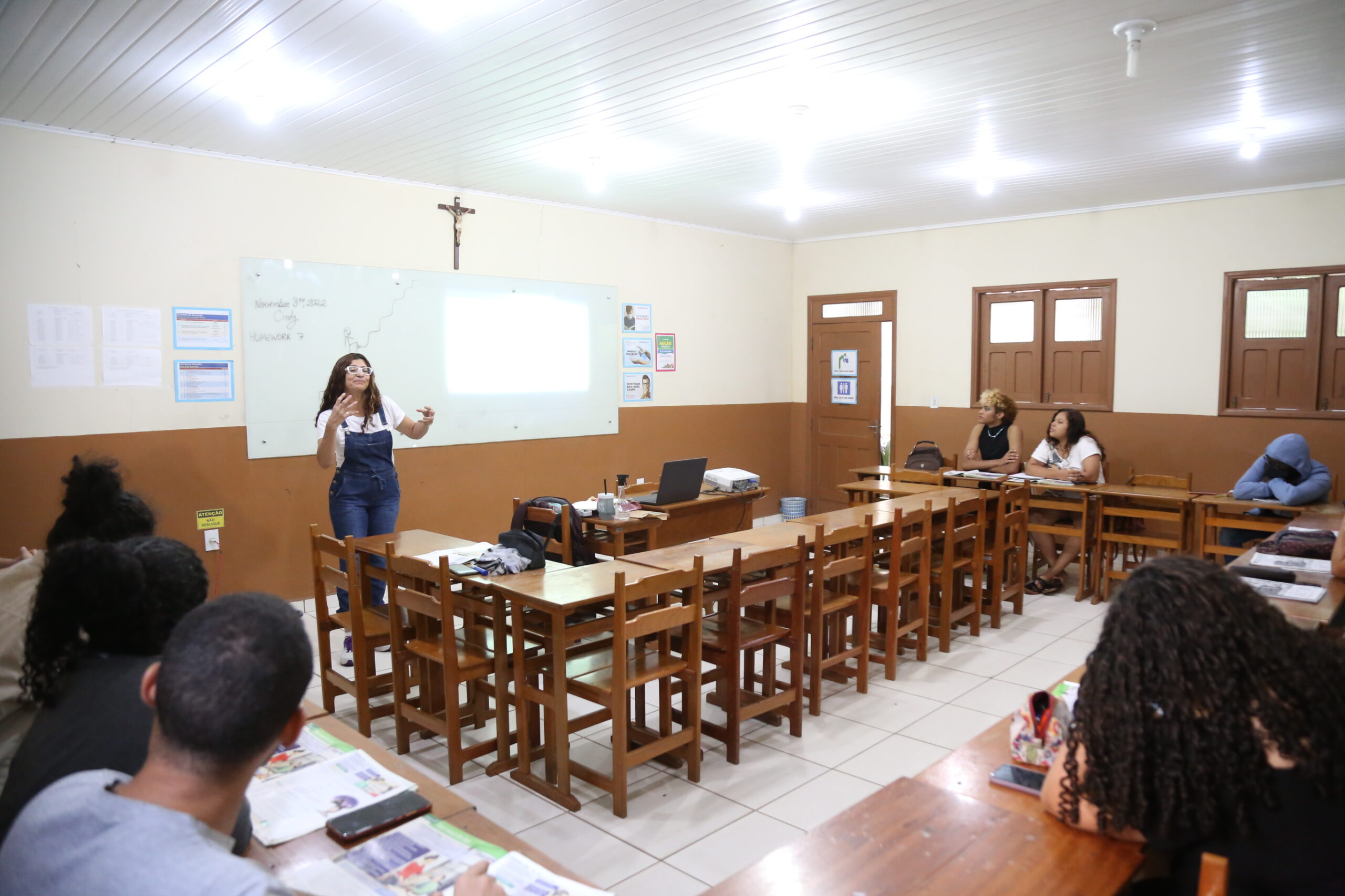 Centro de Estudo de Línguas abre vagas para cursos de idiomas em Cruzeiro do Sul e Rio Branco